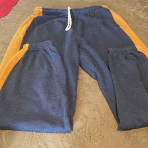 Used men’s pant size L by so